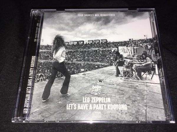 Photo1: LED ZEPPELIN - LET'S HAVE A PARTY KOOYONG 2CD [Magic Pyramid] (1)