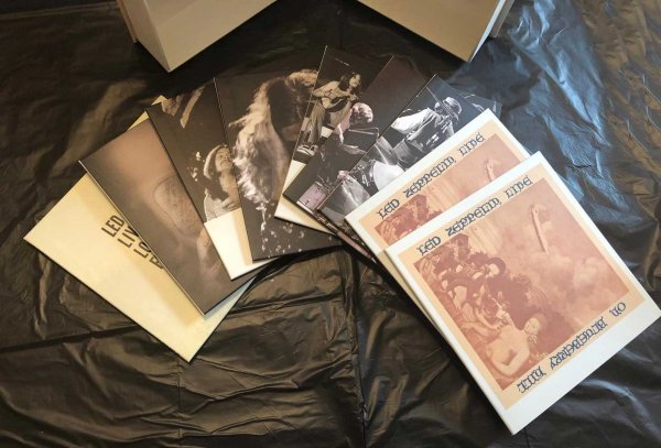 Photo5: LED ZEPPELIN - LIVE ON BLUEBERRY HILL - THE COMPLETE LA FORUM TAPES 9CD 35th ANNIVERSARY BOX SET DELUXE EDITION [EMPRESS VALLEY] ★★★STOCK ITEM / OUT OF PRINT / VERY RARE★★★ (5)