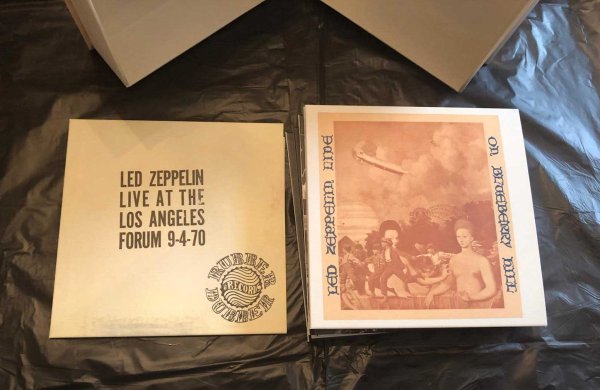 Photo6: LED ZEPPELIN - LIVE ON BLUEBERRY HILL - THE COMPLETE LA FORUM TAPES 9CD 35th ANNIVERSARY BOX SET DELUXE EDITION [EMPRESS VALLEY] ★★★STOCK ITEM / OUT OF PRINT / VERY RARE★★★ (6)
