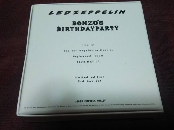 Photo2: LED ZEPPELIN - BONZO'S BIRTHDAY PARTY 9CD + 2CD SBD BOX SET 1st EDITION 1st EVSD RELEASED [EMPRESS VALLEY] ★★★STOCK ITEM / OUT OF PRINT★★★ (2)