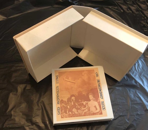 Photo4: LED ZEPPELIN - LIVE ON BLUEBERRY HILL - THE COMPLETE LA FORUM TAPES 9CD 35th ANNIVERSARY BOX SET DELUXE EDITION [EMPRESS VALLEY] ★★★STOCK ITEM / OUT OF PRINT / VERY RARE★★★ (4)