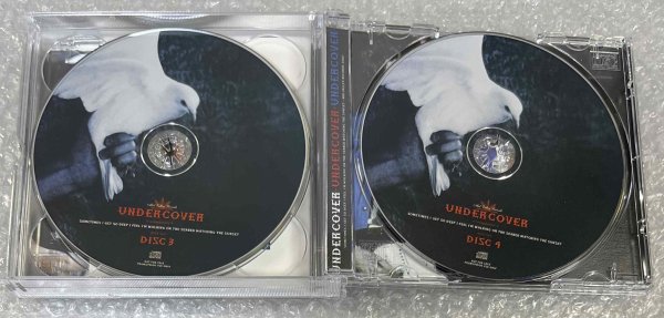Photo4: ERIC CLAPTON - UNDERCOVER 4CD 1st Edition Tour Book [MID VALLEY] ★★★STOCK ITEM / OUT OF PRINT / VERY RARE MUST HAVE★★★ (4)