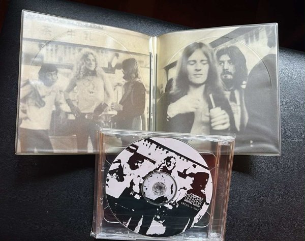 Photo3: LED ZEPPELIN - NO USE GRECO 2CD [TARANTURA] ★★★STOCK ITEM / OUT OF PRINT / VERY RARE★★★ (3)