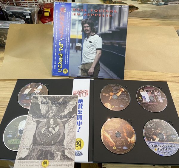 Photo2: LED ZEPPELIN - VERNAL EQUINOX 6CD BONZO LP VERSION [TARANTURA] ★★★STOCK ITEM / OUT OF PRINT / VERY RARE★★★ (2)