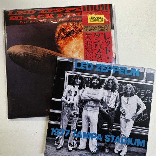 Photo2: LED ZEPPELIN - BLACK FRIDAY 2CD + BOOKLET [EMPRESS VALLEY] ★★★STOCK ITEM / OUT OF PRINT / VERY RARE★★★ (2)
